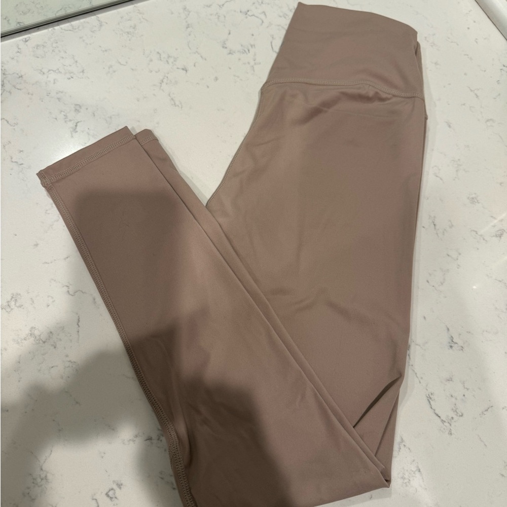 🍋 Lululemon cropped 25’ leggings